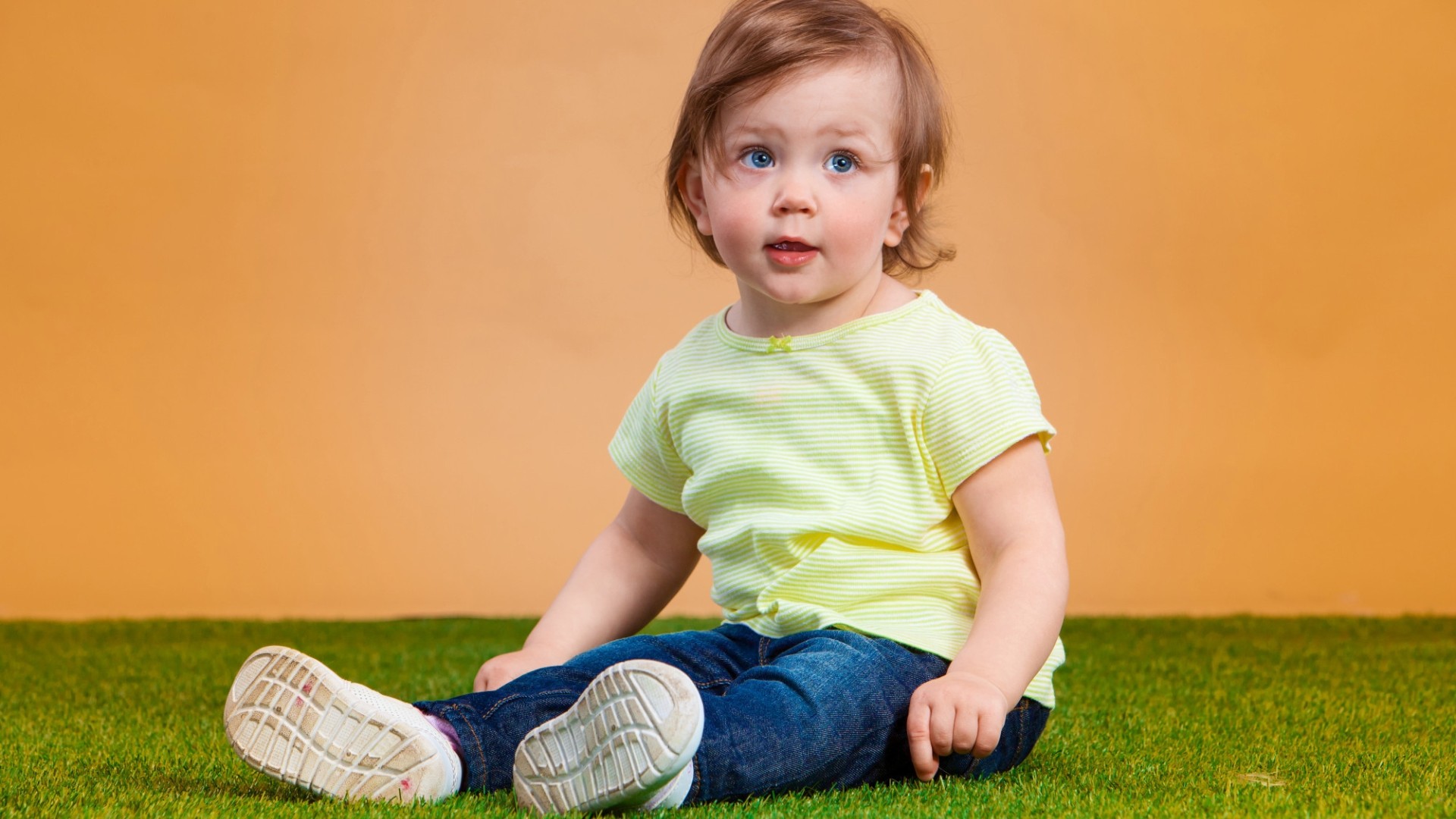 Blue Eyes Cute Little Girl Sitting On Grass-1920x1080