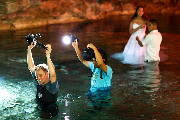 25 Photos That Prove Wedding Photographers Are Crazy