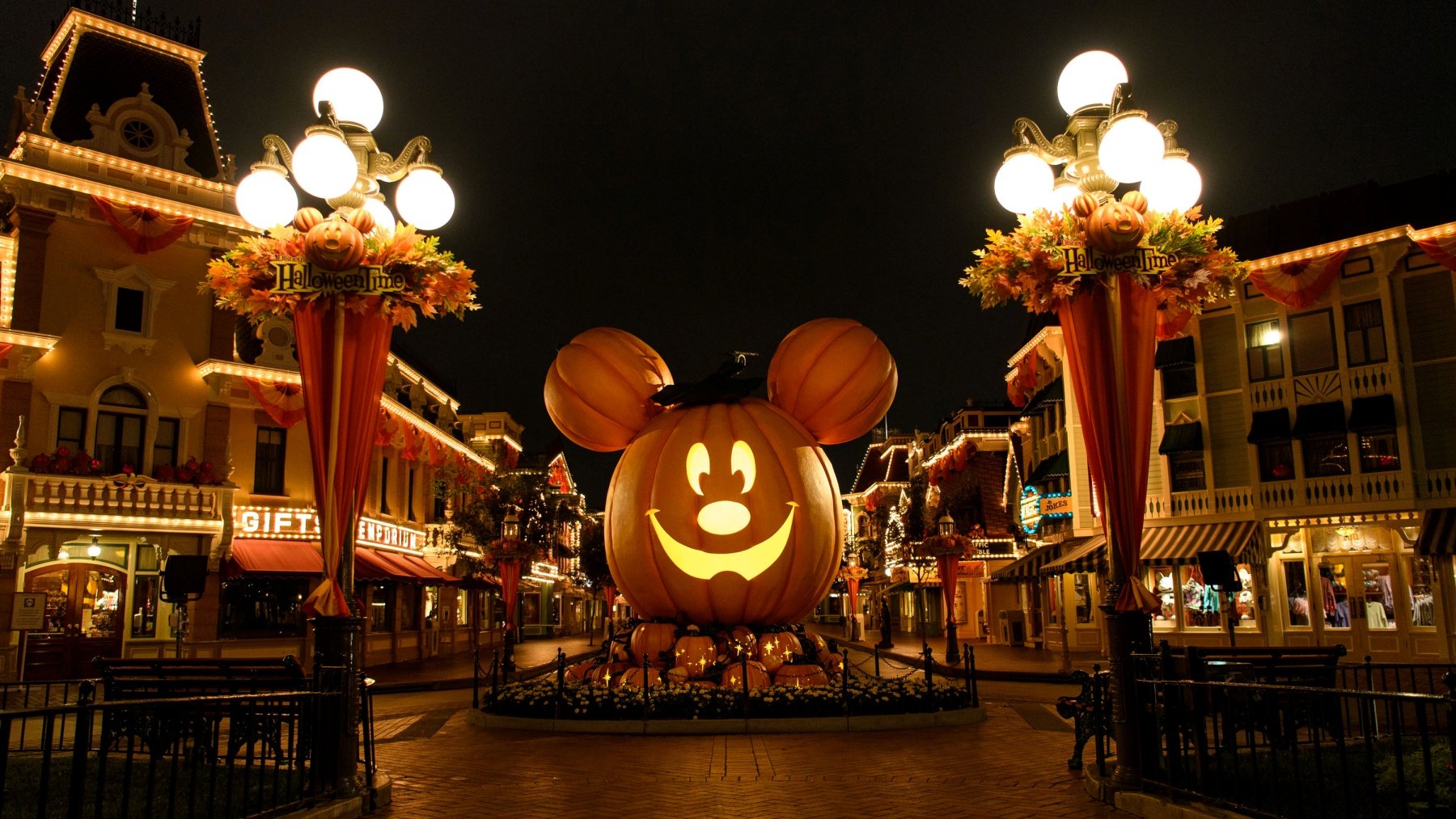 Halloween Holiday at Disneyland 